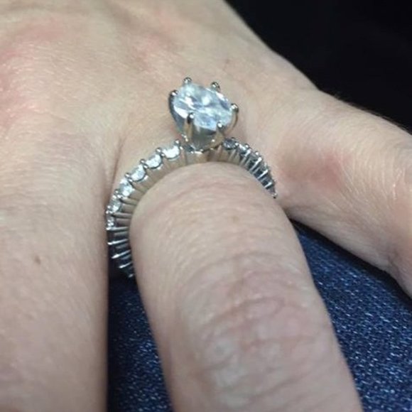 Meet your Posher, Bliss Jewelry - Picture 11 of 16